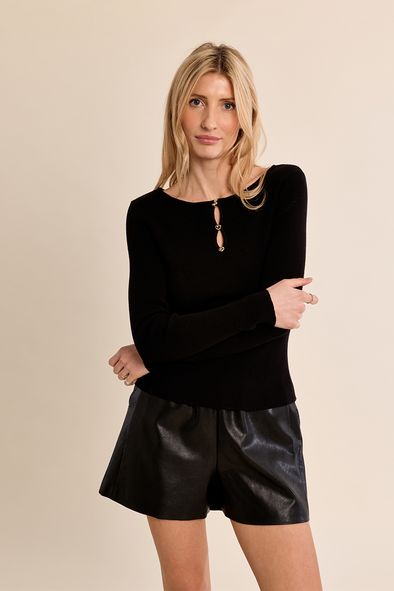 Chandail ajusté détails dorés – MOLLY BRACKEN Chandail ajusté détails dorés – MOLLY BRACKEN