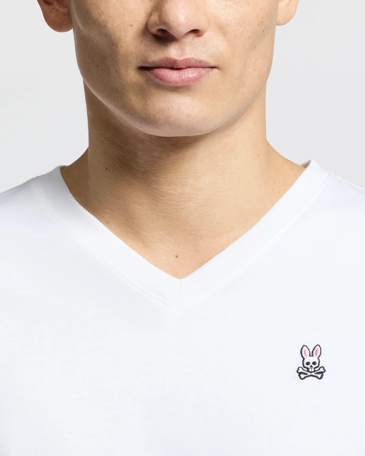T-shirt col en V classique – PSYCHO BUNNY T-shirt col en V classique – PSYCHO BUNNY