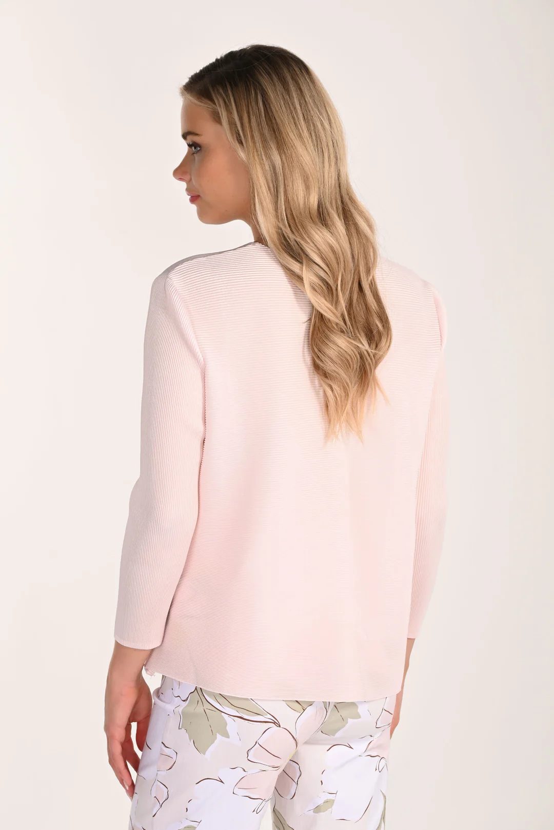 Chandail appliqués floraux – FRANK LYMAN Chandail appliqués floraux – FRANK LYMAN