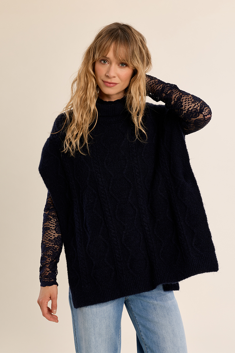 Poncho doux en tricot – MOLLY BRACKEN - B301EH - Molly Bracken Poncho doux en tricot – MOLLY BRACKEN - B301EH - Molly Bracken