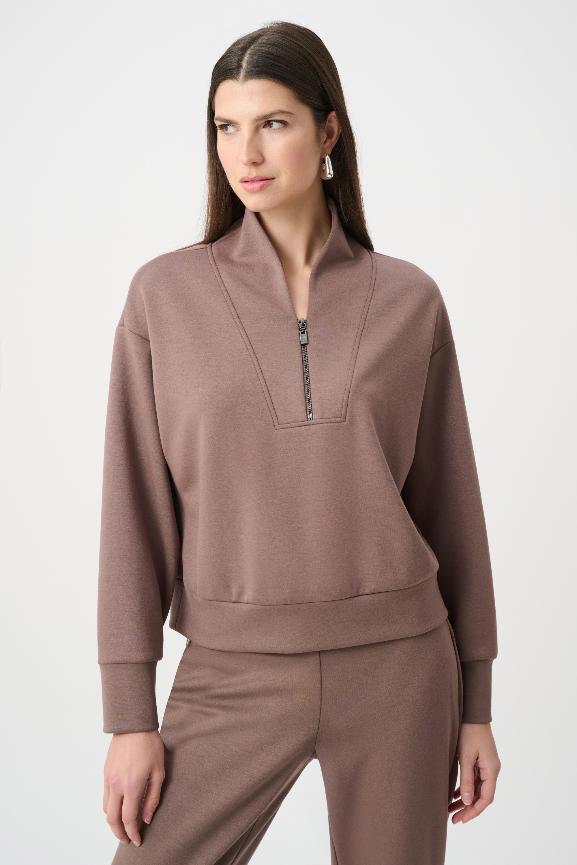 Chandail boxy en scuba – JOSEPH RIBKOFF - 261610F26 - Joseph Ribkoff Chandail boxy en scuba – JOSEPH RIBKOFF - 261610F26 - Joseph Ribkoff