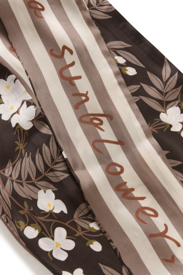 Foulard style cravate – CREAM Foulard style cravate – CREAM