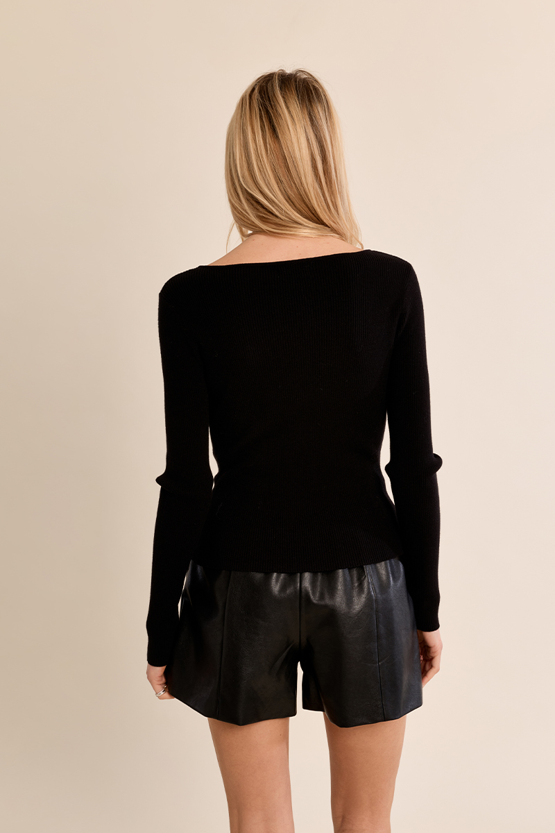Chandail ajusté détails dorés – MOLLY BRACKEN Chandail ajusté détails dorés – MOLLY BRACKEN