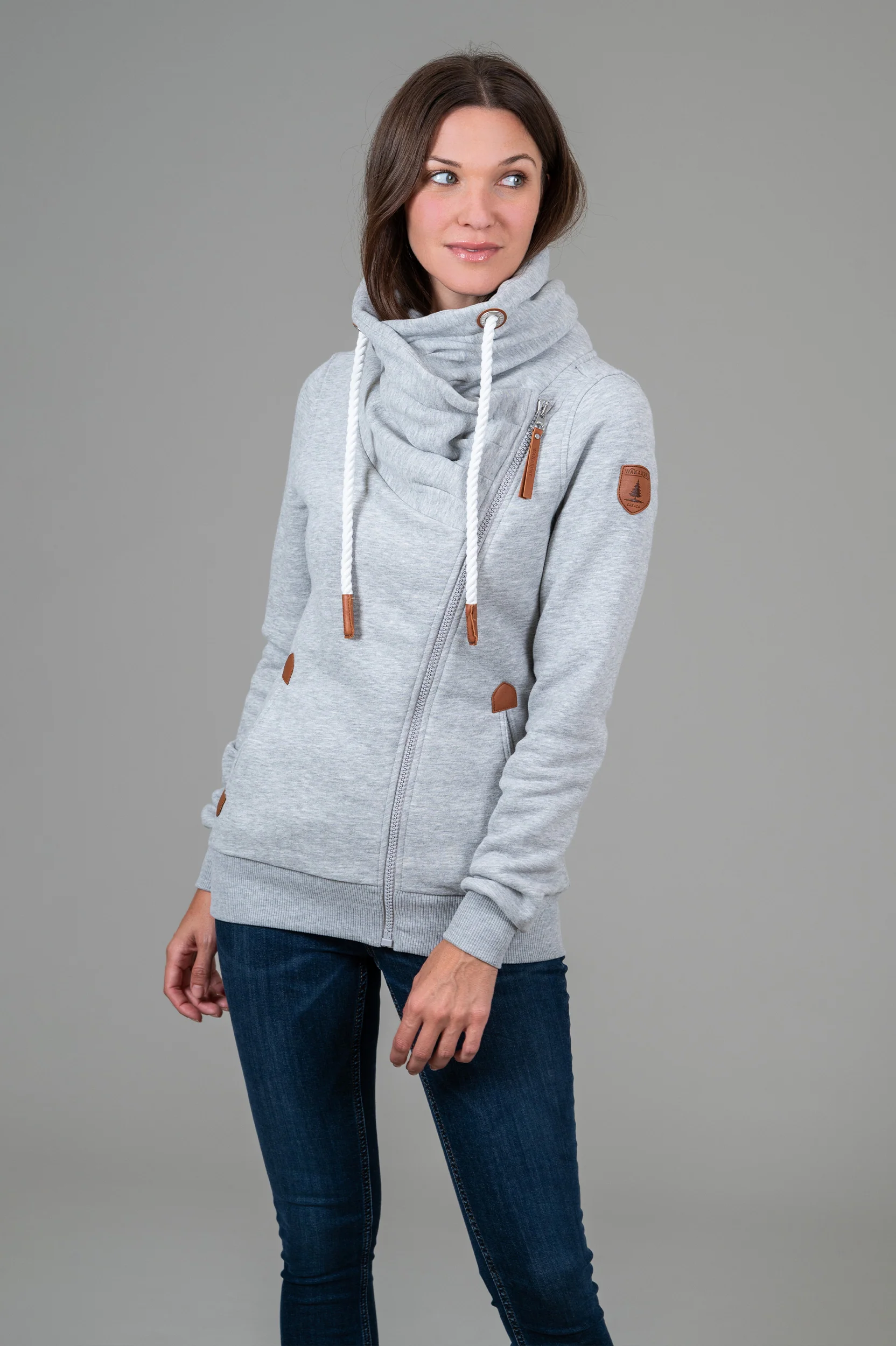 Hoodie Hestia col montant zippé – WANAKOME - 700 - Wanakome Hoodie Hestia col montant zippé – WANAKOME - 700 - Wanakome