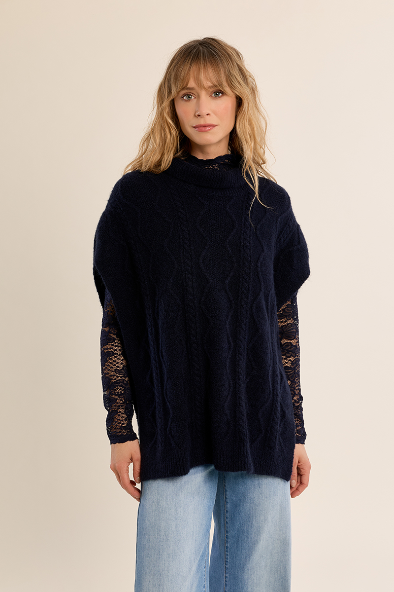 Poncho doux en tricot – MOLLY BRACKEN Poncho doux en tricot – MOLLY BRACKEN