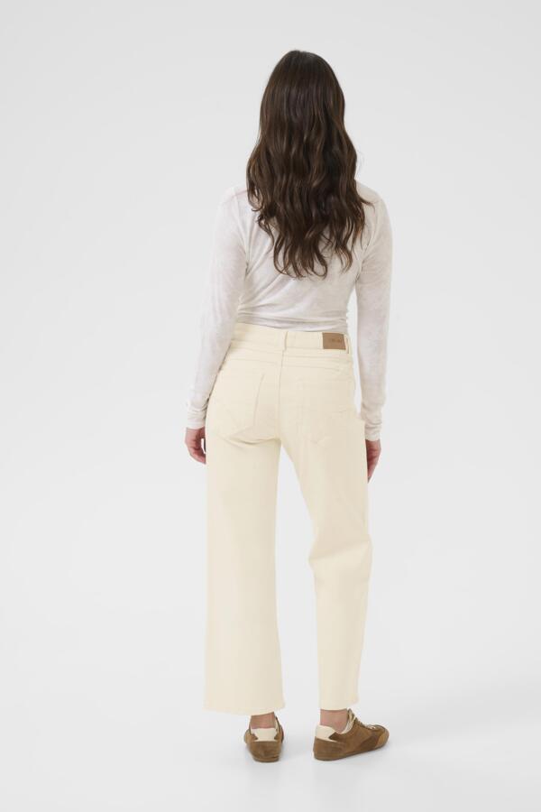 Jean Natalia en tissu sergé – CREAM Jean Natalia en tissu sergé – CREAM