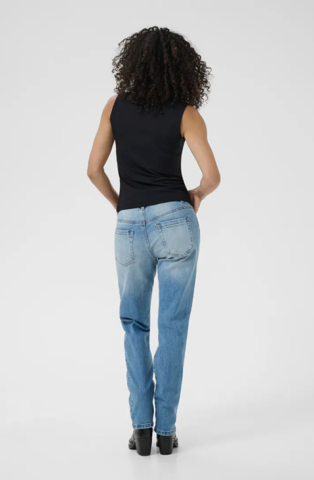 Haut sans manches Arina – KAFFE Haut sans manches Arina – KAFFE