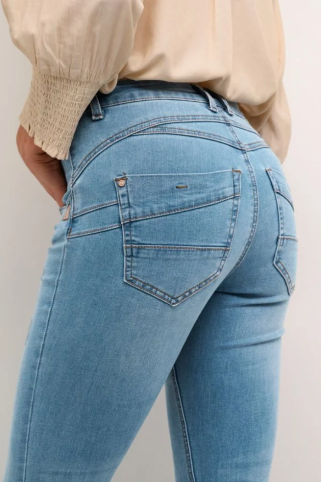 Jean Amelie coupe bootcut – CREAM Jean Amelie coupe bootcut – CREAM