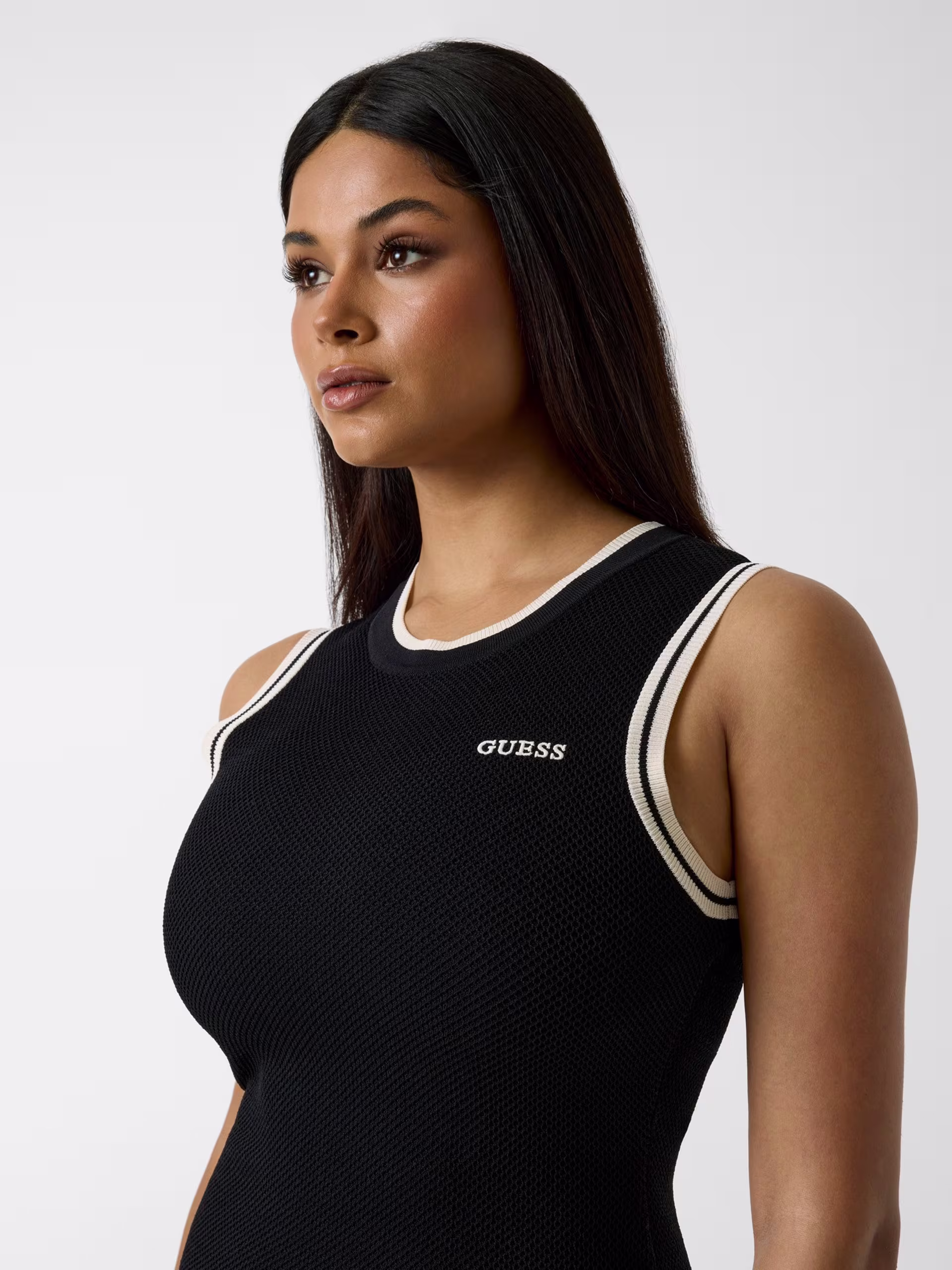 Robe courte stylisée – GUESS