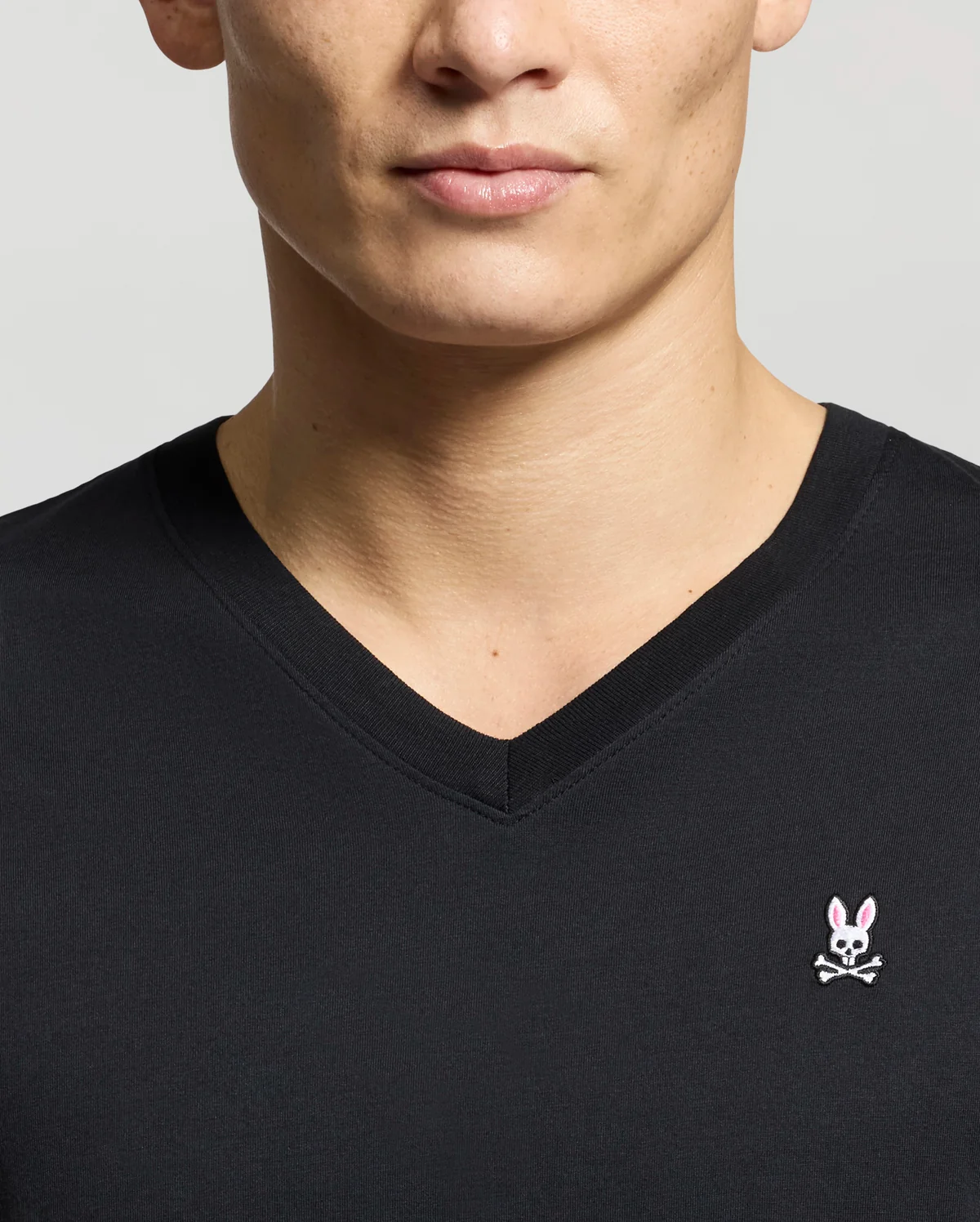 T-shirt col en V classique – PSYCHO BUNNY