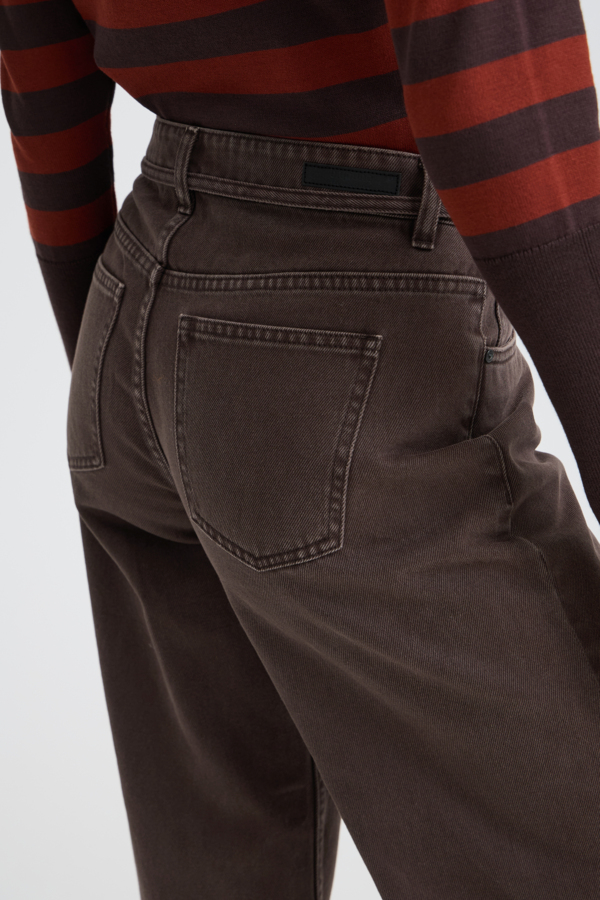 Jeans ceinturé Kamari – B.YOUNG
