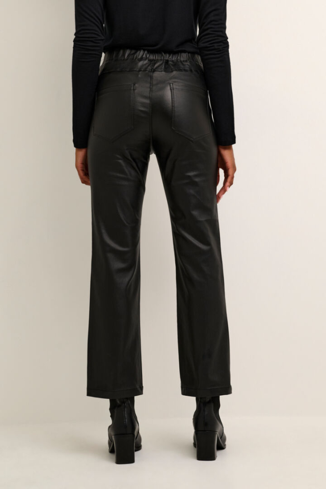 Pantalon 7/8 en faux cuir - KAFFE 