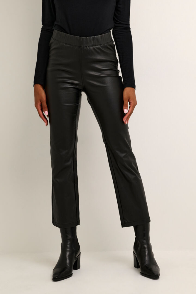 Pantalon 7/8 en faux cuir - KAFFE 