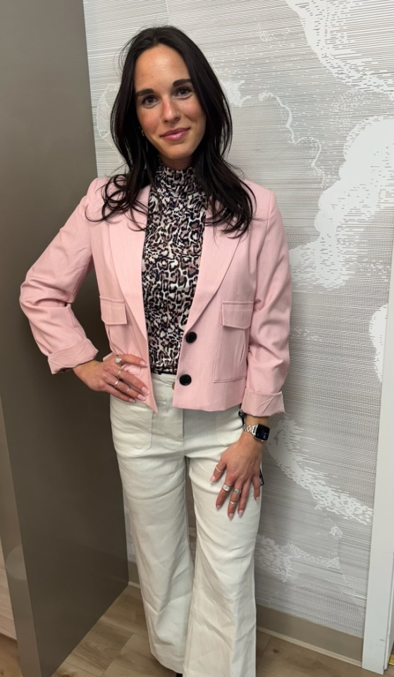 Veston Danta court- B-YOUNG