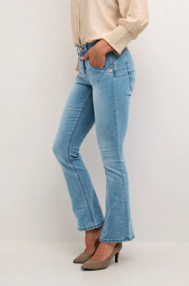 Jean Amelie coupe bootcut – CREAM - 10650697 - CREAM