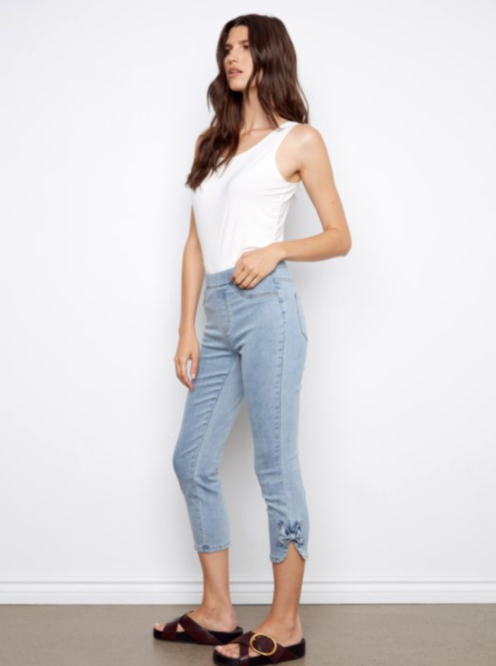 Jean extensible avec détail de boucle à l’ourlet - CHARLIE B 