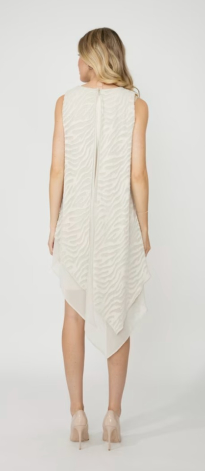 Robe avec volant asymétrique - FRANK LYMAN 