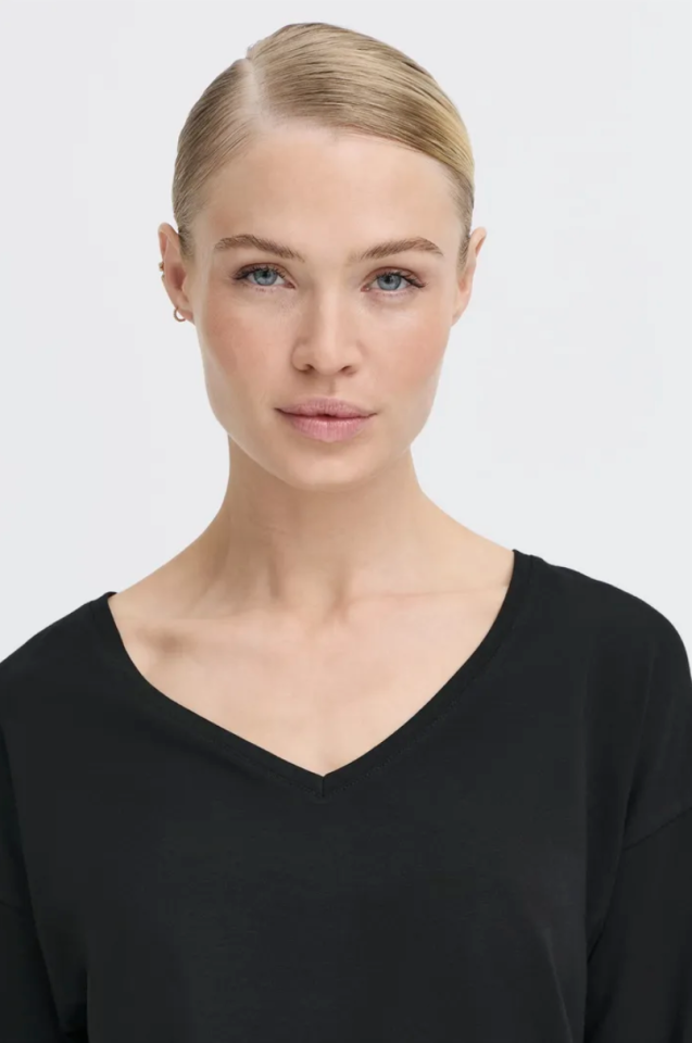 Chandail col en V Pamila - B.YOUNG