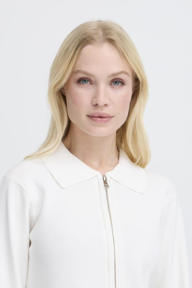 Cardigan Morla – B.YOUNG