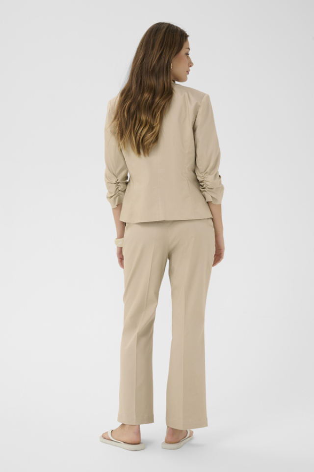 Veston court Gia – CREAM